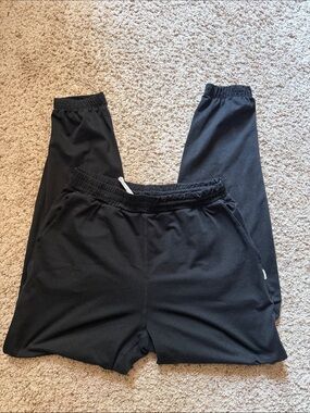 Women’s Black Vuori Joggers - Comfortable Everyday Bottoms